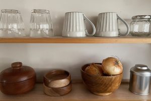 カフェ風キッチンに合う小物選びの基本