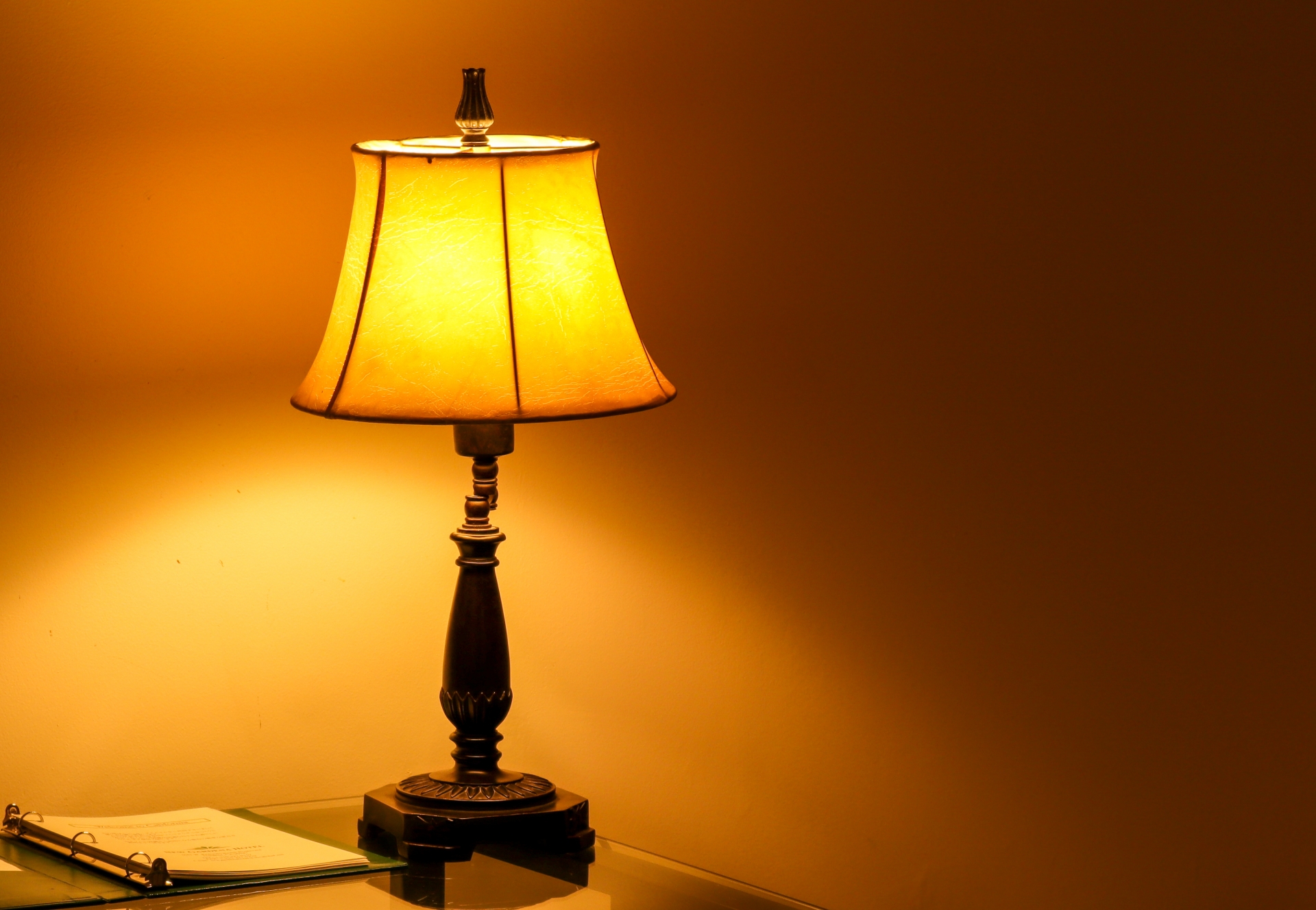 寝室をグッと格上げする間接照明の魅力