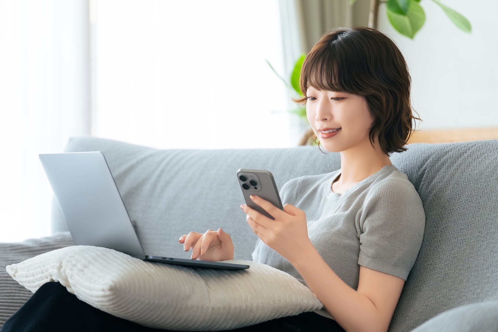 大人シンプルなおしゃれで機能的な部屋